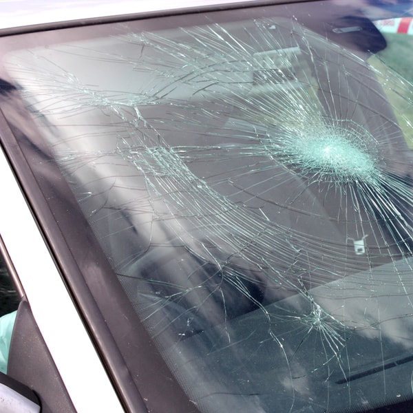 which auto glass replacement company to contact and what is the price cost to fix broken windshield  in Hillsboro Beach Florida